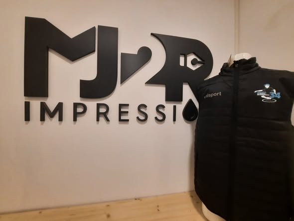 Remise de tenues pour la Boule de Montimas - MJ2R Impression