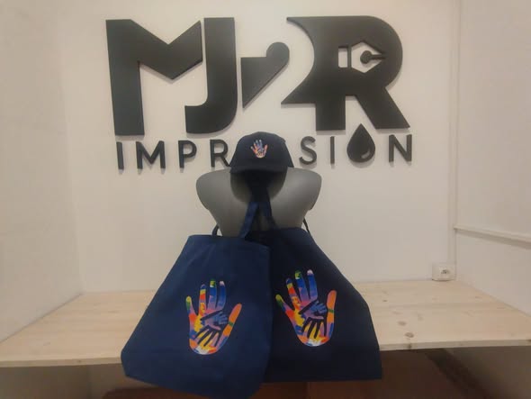Tote bags et casquettes pour l’association ICI - MJ2R Impression